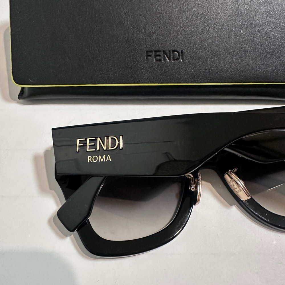 Fendi Elegant Black Sunglasses - Picture 2 of 6